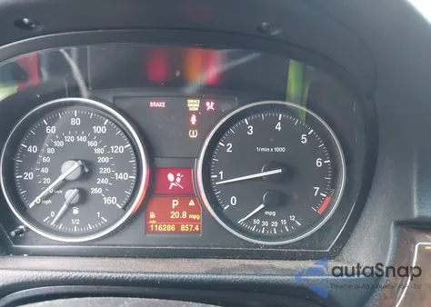 2011 BMW 328I xDrive z USA, uszkodzony, nr VIN WBAPK7C53BA463799